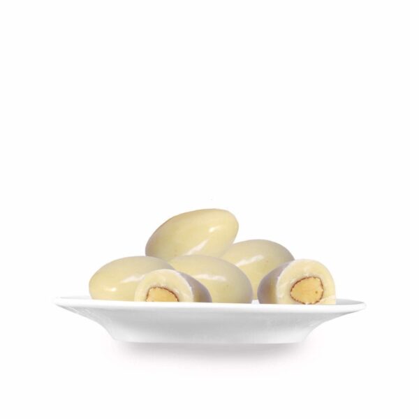 Čok. dražé POHÁR – Mandla v joghurtovo bielej čokolade